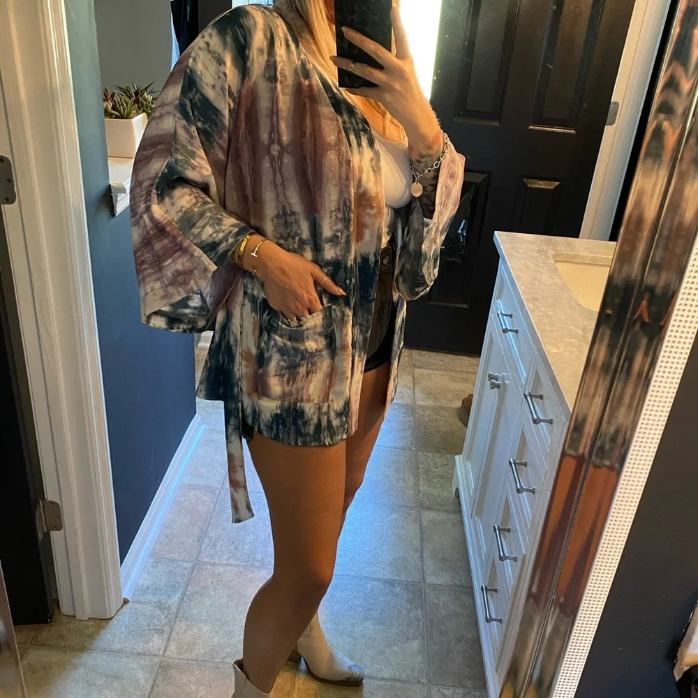 Kimono /wrap top - Picture 1 of 5